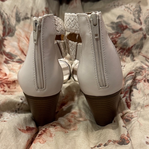 White Mountain Women's Braided White Heels - Picture 5 of 9